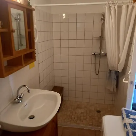 Appartement Climatisé 35 M2 Pour 1 Couple - Piscine Partagée - *